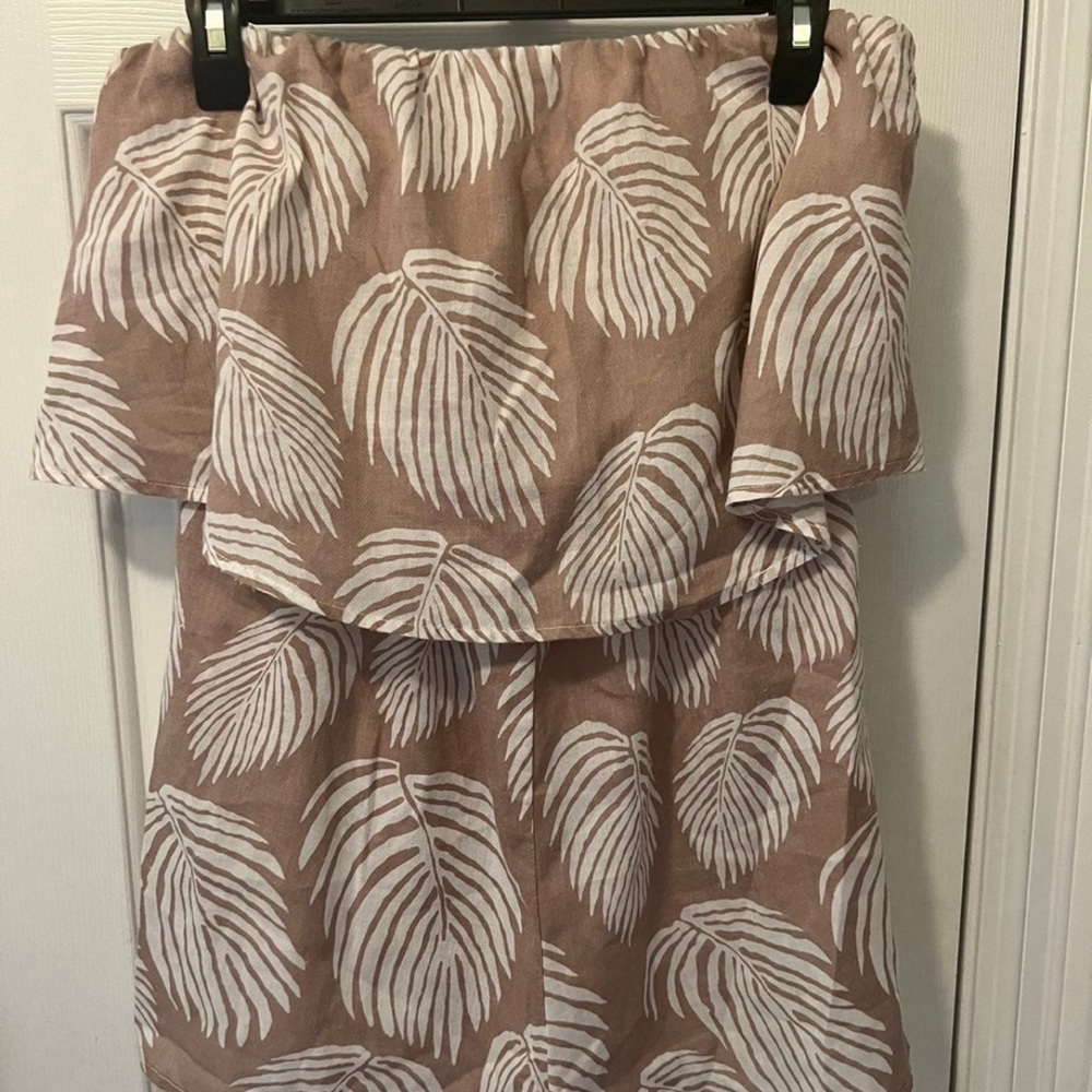 Strapless beach print romper